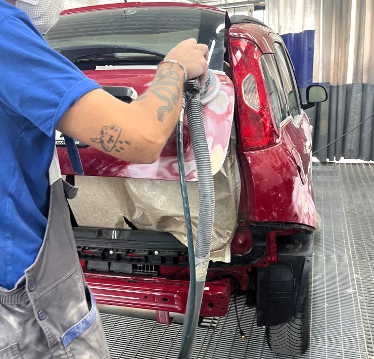 Stuccatura, ripristino Carrozzeria auto e veicoli commerciali Piancastagnaio